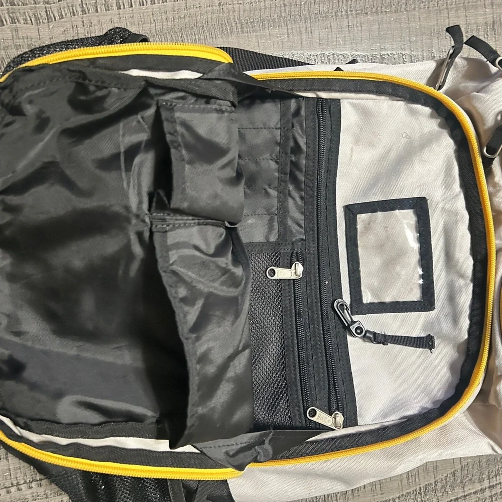 Vtg. Pre-KAVU Black, White, and Yellow Hiking Backpack - Picture 5 of 14